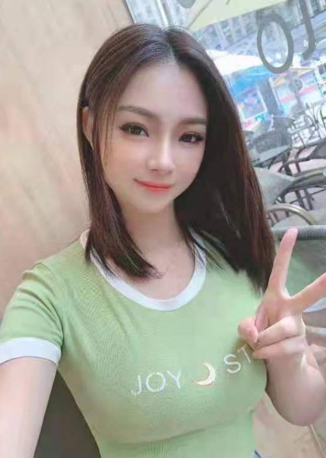 爱喝茶的大胸mm