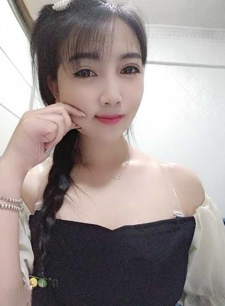 温柔可爱的小甜甜（会 she~吻）