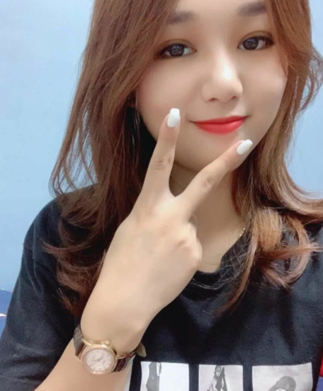 温柔颜值系兼职靓女， 做~ai能吸你炮管